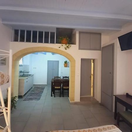 Abramis Studios Mitáta 외부 사진